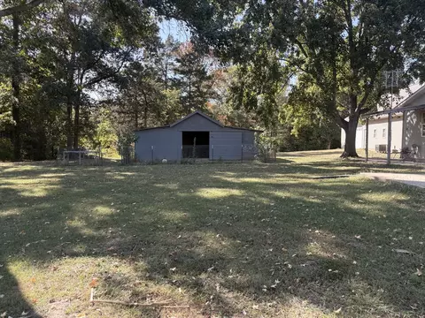 Exterior - 14052 Summer Rd, Benton, IL 62812 photo 8 of 9