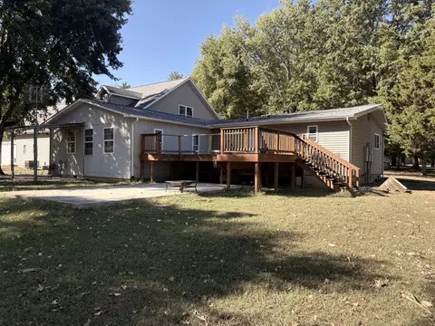Exterior - 14052 Summer Rd, Benton, IL 62812 photo 4 of 9