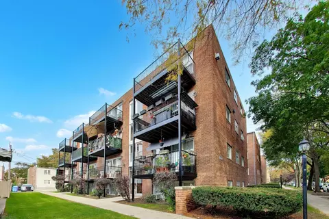 2636 W Catalpa Ave #39, Chicago, IL 60625