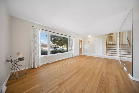 Living - 8157 N Root Ct, Niles, IL 60714 photo 5 of 7