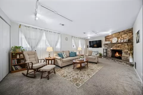 Living - 8157 N Root Ct, Niles, IL 60714 photo 6 of 7