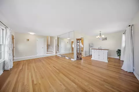 Living - 8157 N Root Ct, Niles, IL 60714 photo 3 of 7