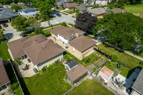 View/Area - 8157 N Root Ct, Niles, IL 60714 photo 3 of 5