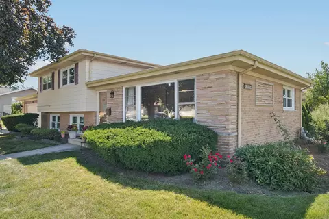 Exterior - 8157 N Root Ct, Niles, IL 60714 photo 1 of 4