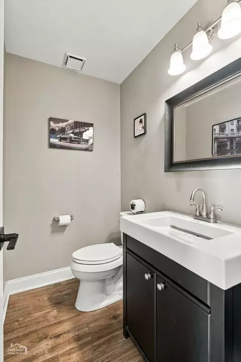 Bath - 1200 Prairie Dr, Algonquin, IL 60102 photo 1 of 6