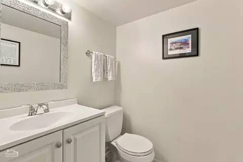 Bath - 1200 Prairie Dr, Algonquin, IL 60102 photo 6 of 6