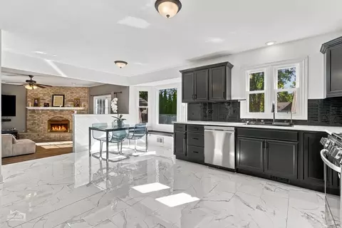 Kitchen - 1200 Prairie Dr, Algonquin, IL 60102 photo 5 of 5