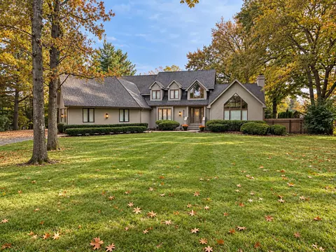 8 S510 Oxford Ln, Naperville, IL 60565