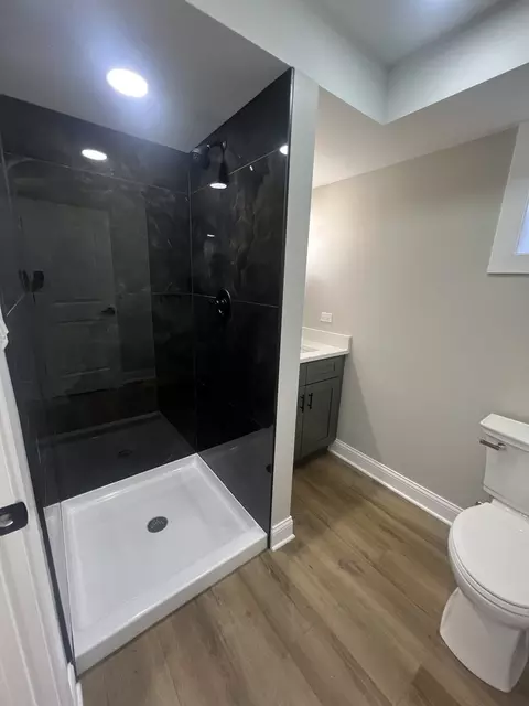 Bath - 20009 E Brightway Dr, Mokena, IL 60448 photo 3 of 4