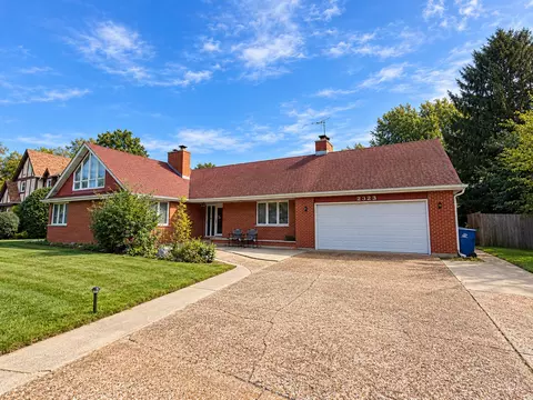 2323 N Sheridan Rd, Waukegan, IL 60087
