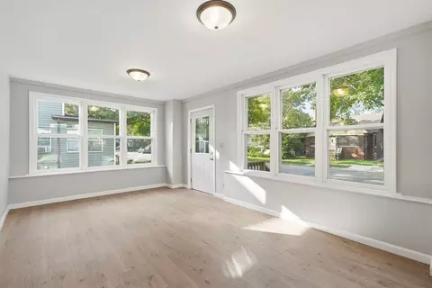 Living - 602 Whitley Ave, Joliet, IL 60433 photo 2 of 8