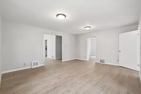 Living - 602 Whitley Ave, Joliet, IL 60433 photo 5 of 8