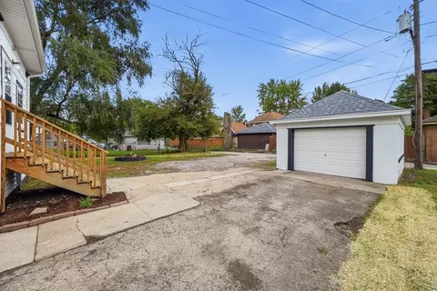 Exterior - 602 Whitley Ave, Joliet, IL 60433 photo 2 of 4