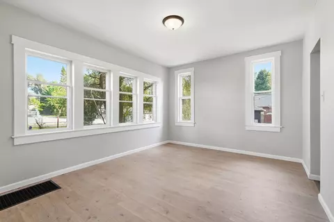 Living - 602 Whitley Ave, Joliet, IL 60433 photo 6 of 8