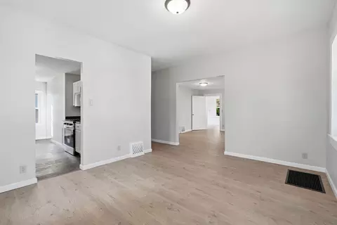 Living - 602 Whitley Ave, Joliet, IL 60433 photo 8 of 8