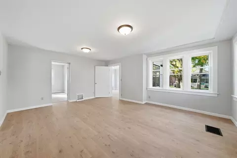 Living - 602 Whitley Ave, Joliet, IL 60433 photo 4 of 8