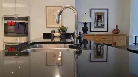 Kitchen - 900 S Morgan St, Chicago, IL 60607 photo 2 of 4