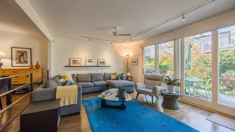 Living - 900 S Morgan St, Chicago, IL 60607 photo 5 of 5