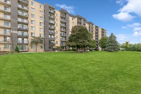 5400 Walnut Ave #206, Downers Grove, IL 60515
