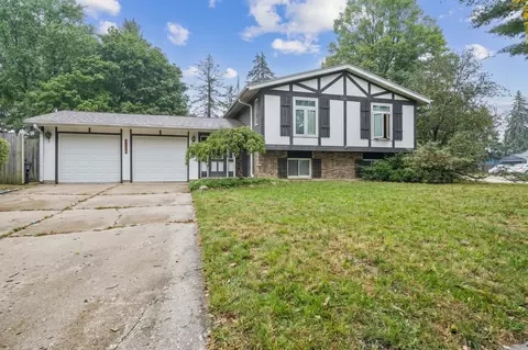 1013 Cardiff Dr, Crystal Lake, IL 60014