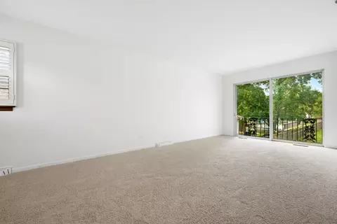 Living - 469 Uvedale Rd, Riverside, IL 60546 photo 9 of 9