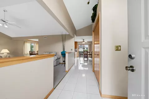 Entry Way - 10708 Willow Ave, Mokena, IL 60448 photo 3 of 4