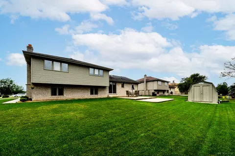 Exterior - 10708 Willow Ave, Mokena, IL 60448 photo 3 of 5