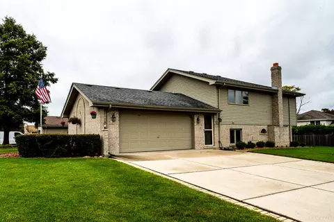 Exterior - 10708 Willow Ave, Mokena, IL 60448 photo 2 of 5