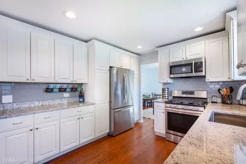 Kitchen - 1180 Spring Creek Rd, Elgin, IL 60120 photo 3 of 5