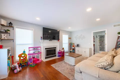 Living - 1180 Spring Creek Rd, Elgin, IL 60120 photo 1 of 3