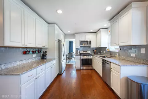 Kitchen - 1180 Spring Creek Rd, Elgin, IL 60120 photo 2 of 5