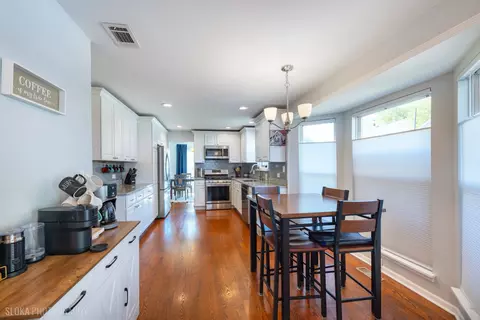Kitchen - 1180 Spring Creek Rd, Elgin, IL 60120 photo 5 of 5