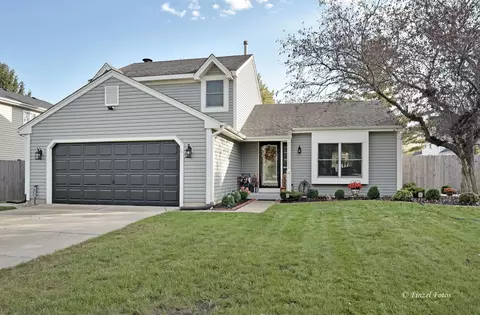 873 Dartmoor Dr, Crystal Lake, IL 60014