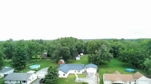 328 Ralston Rd, Machesney Park, IL 61115
