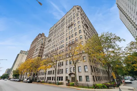 3530 N Lake Shore Dr #4A, Chicago, IL 60657