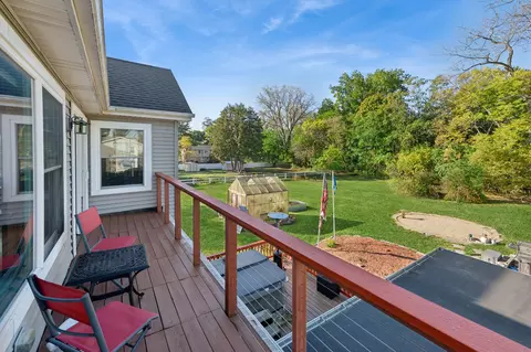 Exterior - 490 S Lyman Ave, Des Plaines, IL 60016 photo 3 of 7