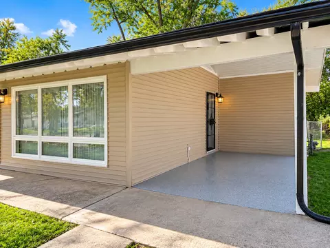 Exterior - 15408 Birch Rd, Markham, IL 60428 photo 4 of 7