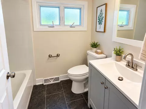 Bath - 15408 Birch Rd, Markham, IL 60428 photo 1 of 1