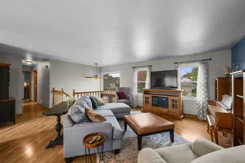 Living - 4175 Crimson Dr, Hoffman Estates, IL 60192 photo 3 of 4