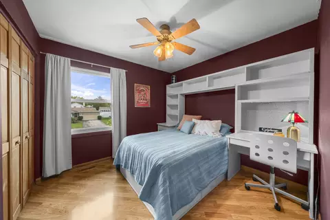Bedroom - 4175 Crimson Dr, Hoffman Estates, IL 60192 photo 1 of 4