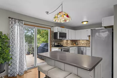 Kitchen - 4175 Crimson Dr, Hoffman Estates, IL 60192 photo 4 of 4