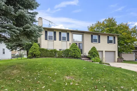 Exterior - 4175 Crimson Dr, Hoffman Estates, IL 60192 photo 2 of 7