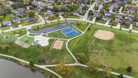 View/Area - 4175 Crimson Dr, Hoffman Estates, IL 60192 photo 2 of 6