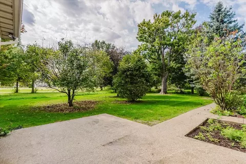 Exterior - 307 Northridge Cc Ests, Normal, IL 61761 photo 6 of 10