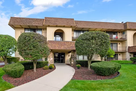 7433 Ponderosa Ct #2, Orland Park, IL 60462