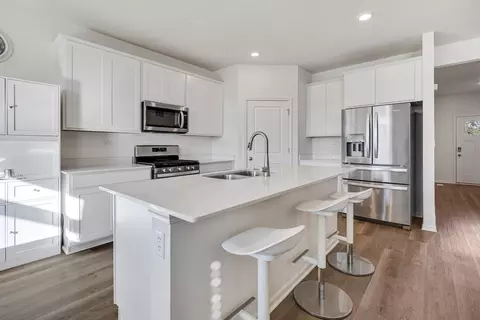 Kitchen - 726 Slate Run, Elgin, IL 60124 photo 1 of 3