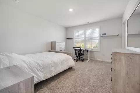 Bedroom - 726 Slate Run, Elgin, IL 60124 photo 3 of 5
