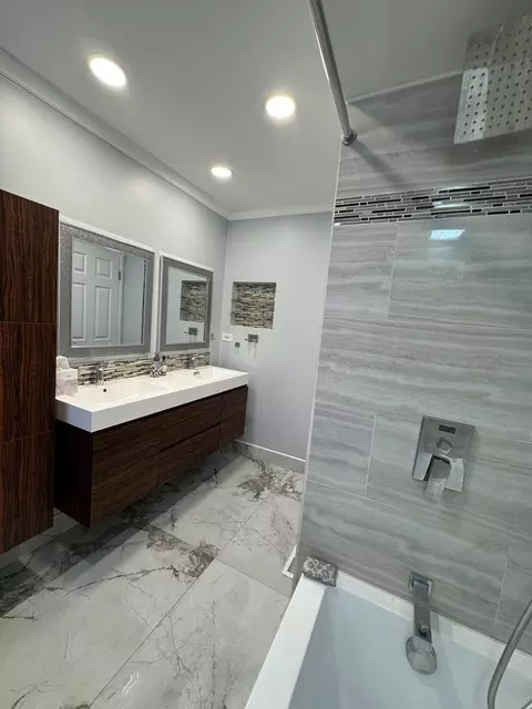 Bath - 447 Buckeye Dr, Wheeling, IL 60090 photo 3 of 4