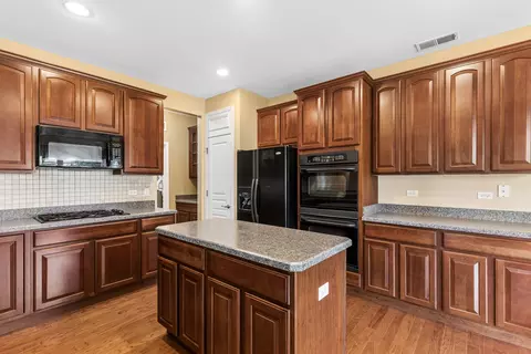 Kitchen - 2519 Edgewater Dr, Elgin, IL 60124 photo 1 of 3