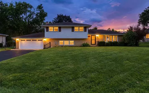 6121 James St, Tinley Park, IL 60477